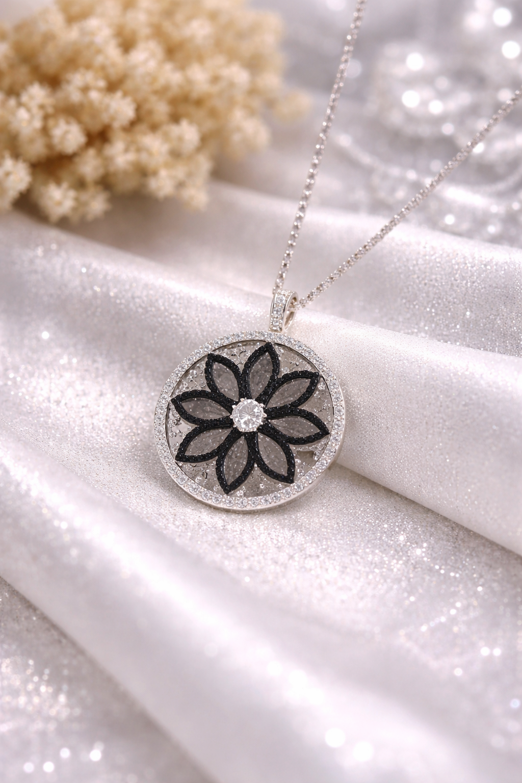 Midnight Bloom Diamond pendant – 14K White Gold